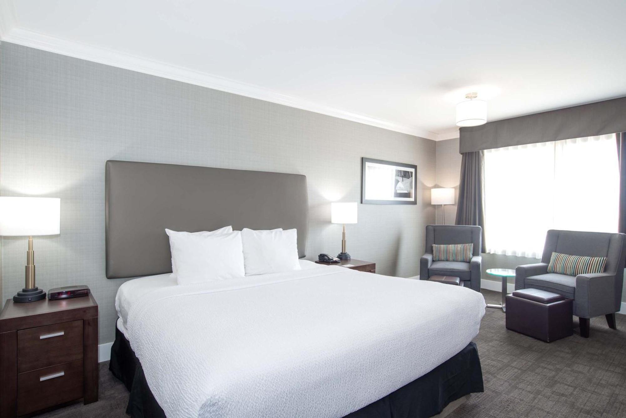 Sandman Hotel Saskatoon Exterior photo