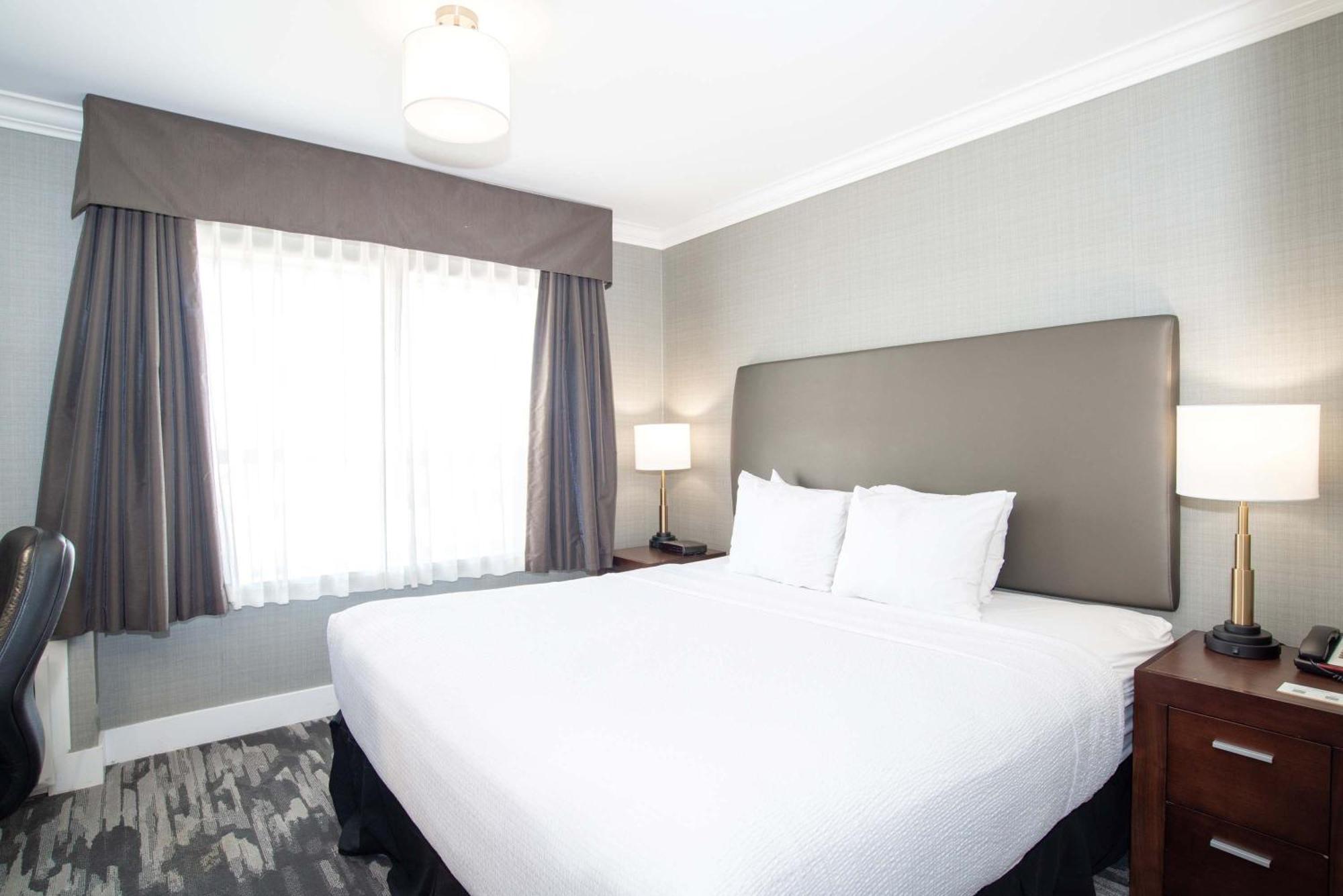 Sandman Hotel Saskatoon Exterior photo